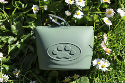 Magnetic Silicone Treat Pouch - Forest Green